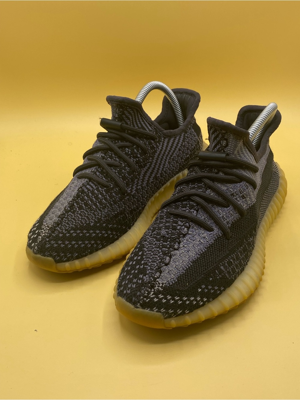 adidas Yeezy Boost 350 V2 Black Grey with Gum Sole - Picture 4 of 4